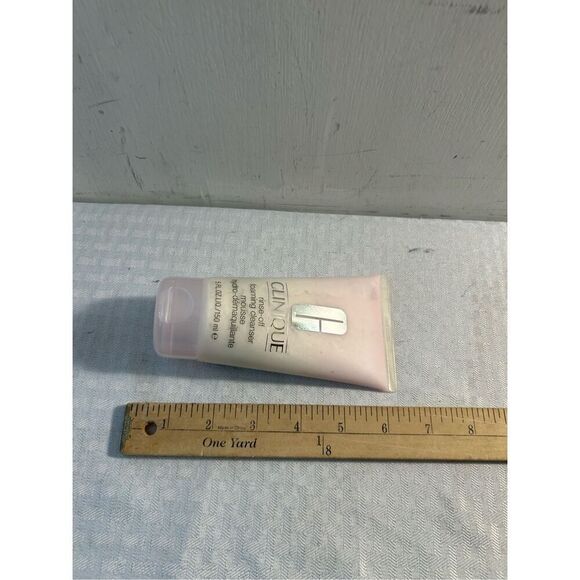 Clinique rinse off foaming cleaner mousse hydro 5 oz. - Picture 3 of 4